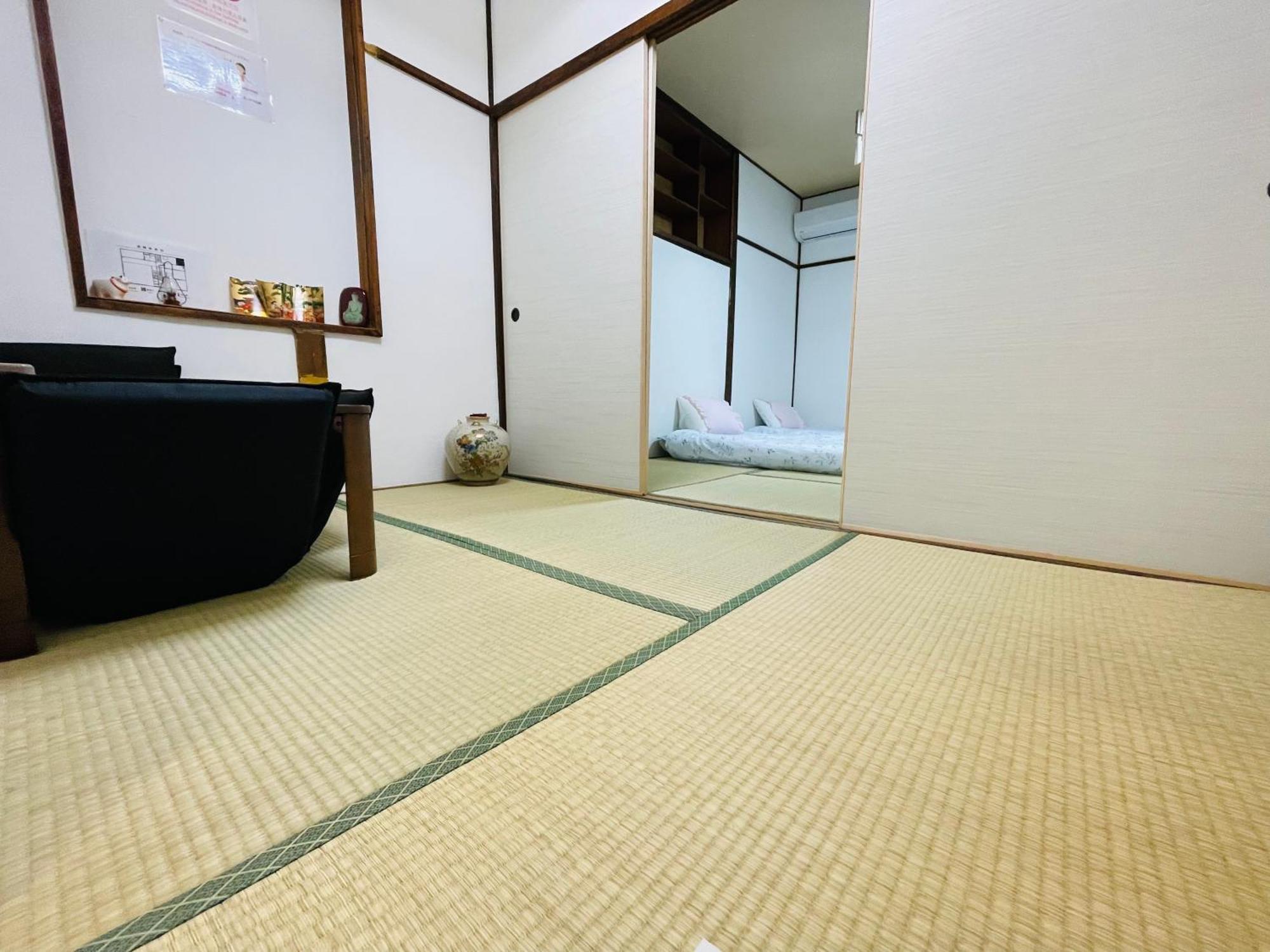 難波心斎橋10Minutes民宿2号室 Osaka Exteriör bild